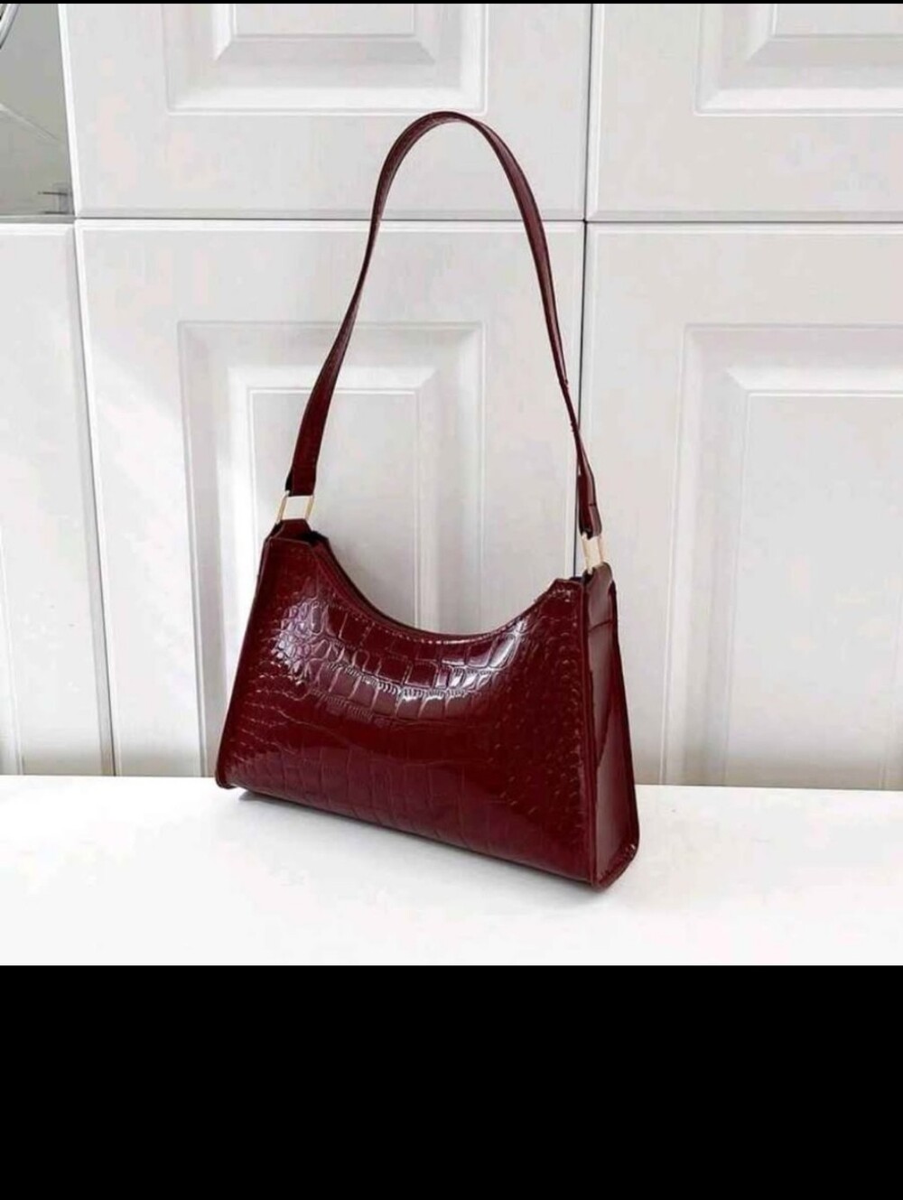Sleek Croc-Embossed Shoulder Bag in Deep Burgundy